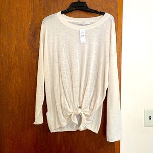 Great transitional light weight top